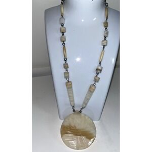 Vintage Necklace Yellow Onyx Bead Mesoamerican Pendant Nature Artwork Carved 10"